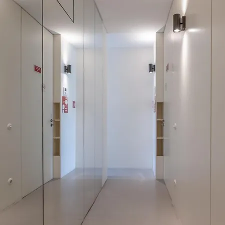 Modern Flat With Balcony On Rua Flores - 3rd