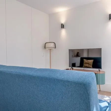 Modern Flat With Balcony On Rua Flores - 3rd * 포르투