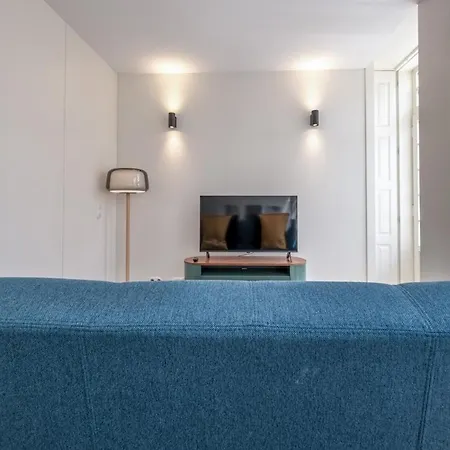 Modern Flat With Balcony On Rua Flores - 3rd 포르투