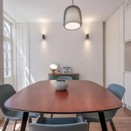 아파트 Modern Flat With Balcony On Rua Flores - 3rd